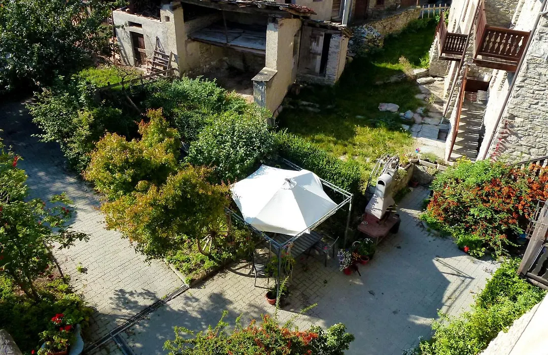 Maison Du-Noyer Chambres et Tables d'Hotes-1